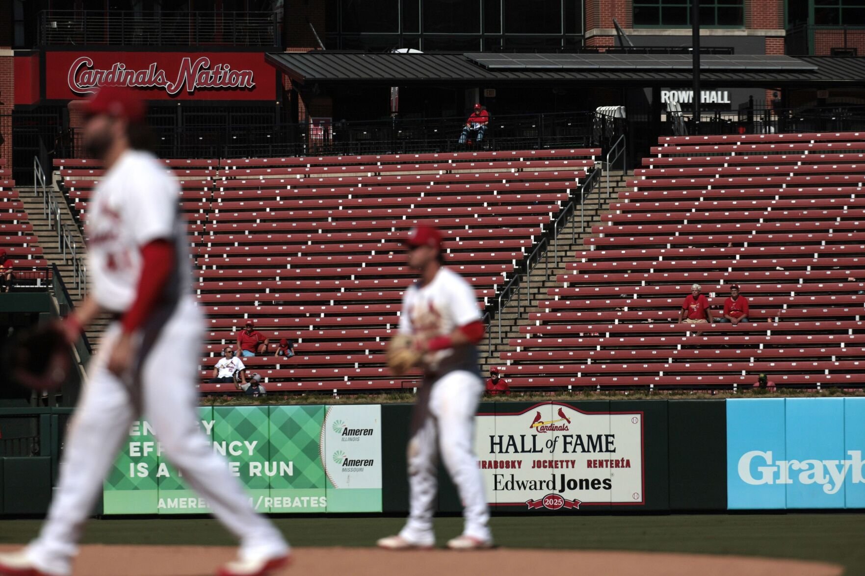 The 51黑料 Cardinals host the Cincinnati Reds.